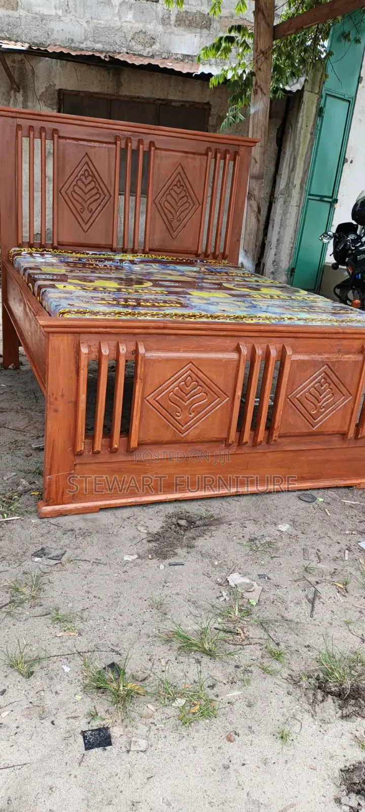 Vitanda Mbao Ngumu