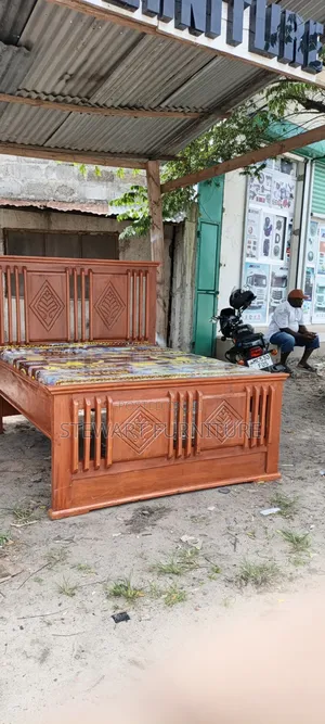 Vitanda Mbao Ngumu