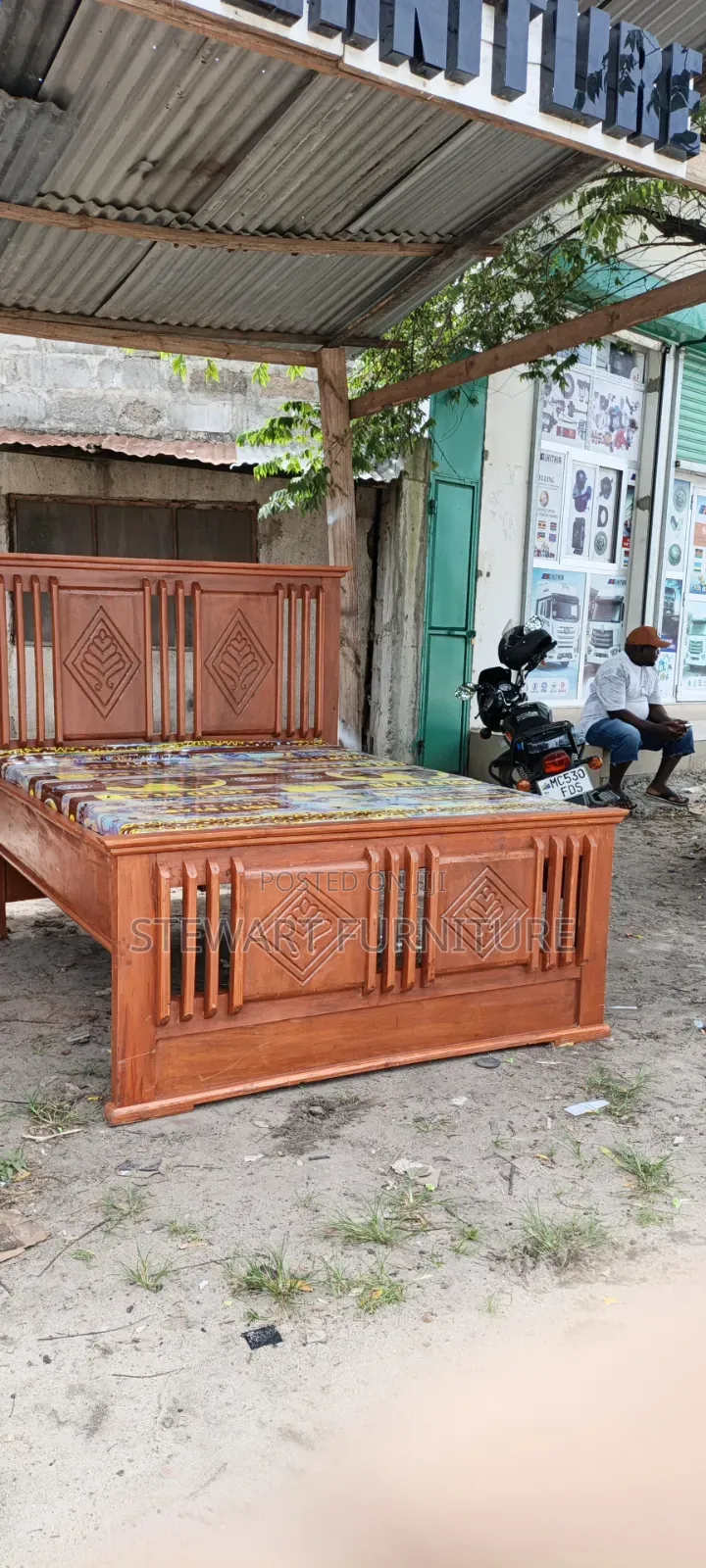 Vitanda Mbao Ngumu