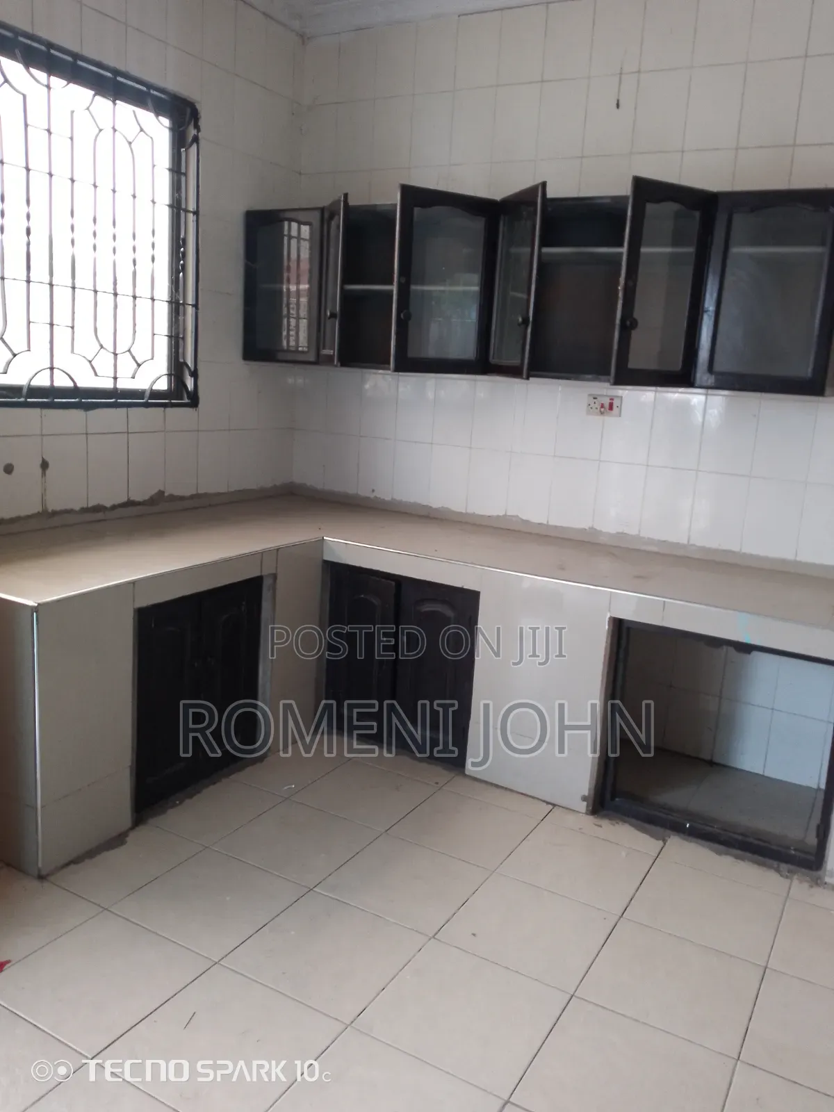 5bdrm House in Tanzania Daresalaam, Ukonga for sale