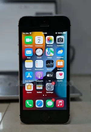 Apple iPhone SE 32 GB Black