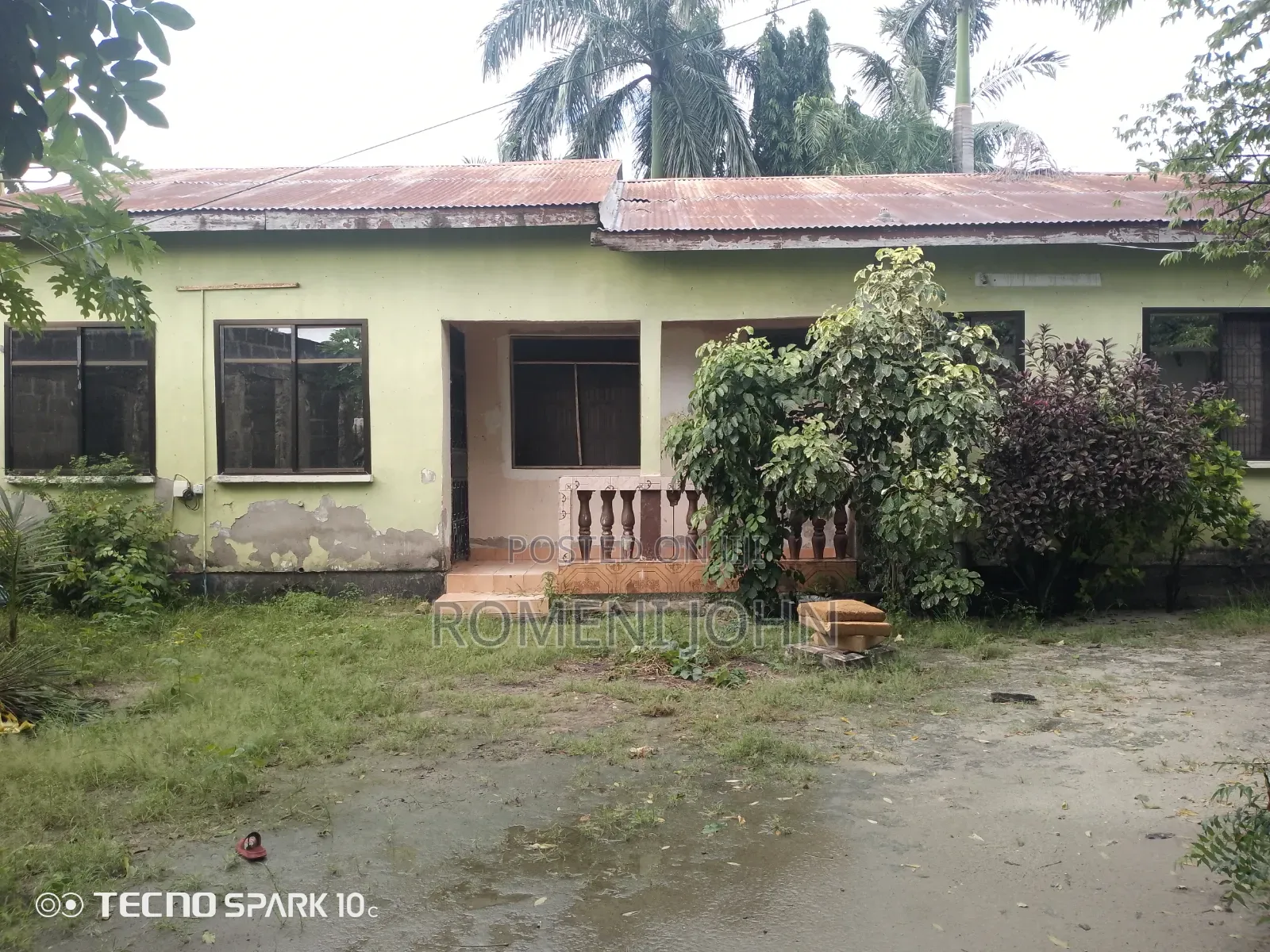 7bdrm Apartment in Tanzania Daresalaam, Ukonga for sale