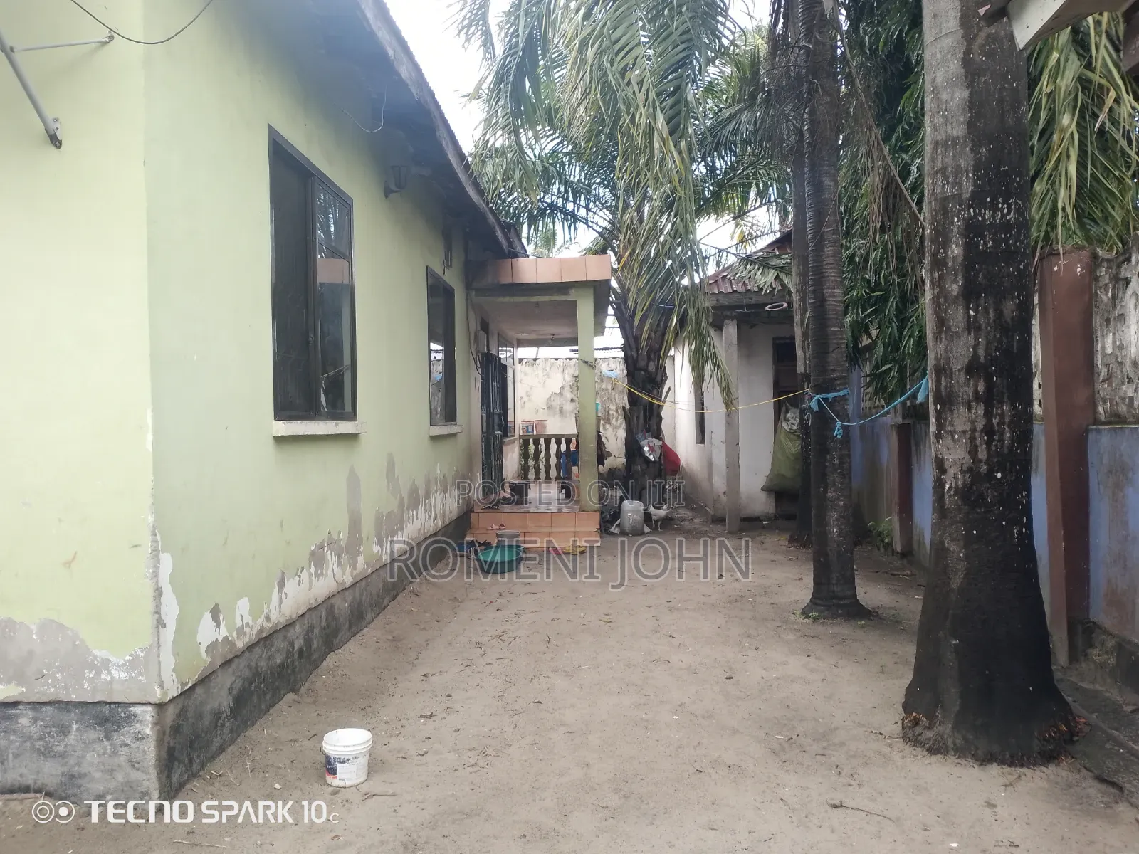 7bdrm Apartment in Tanzania Daresalaam, Ukonga for sale