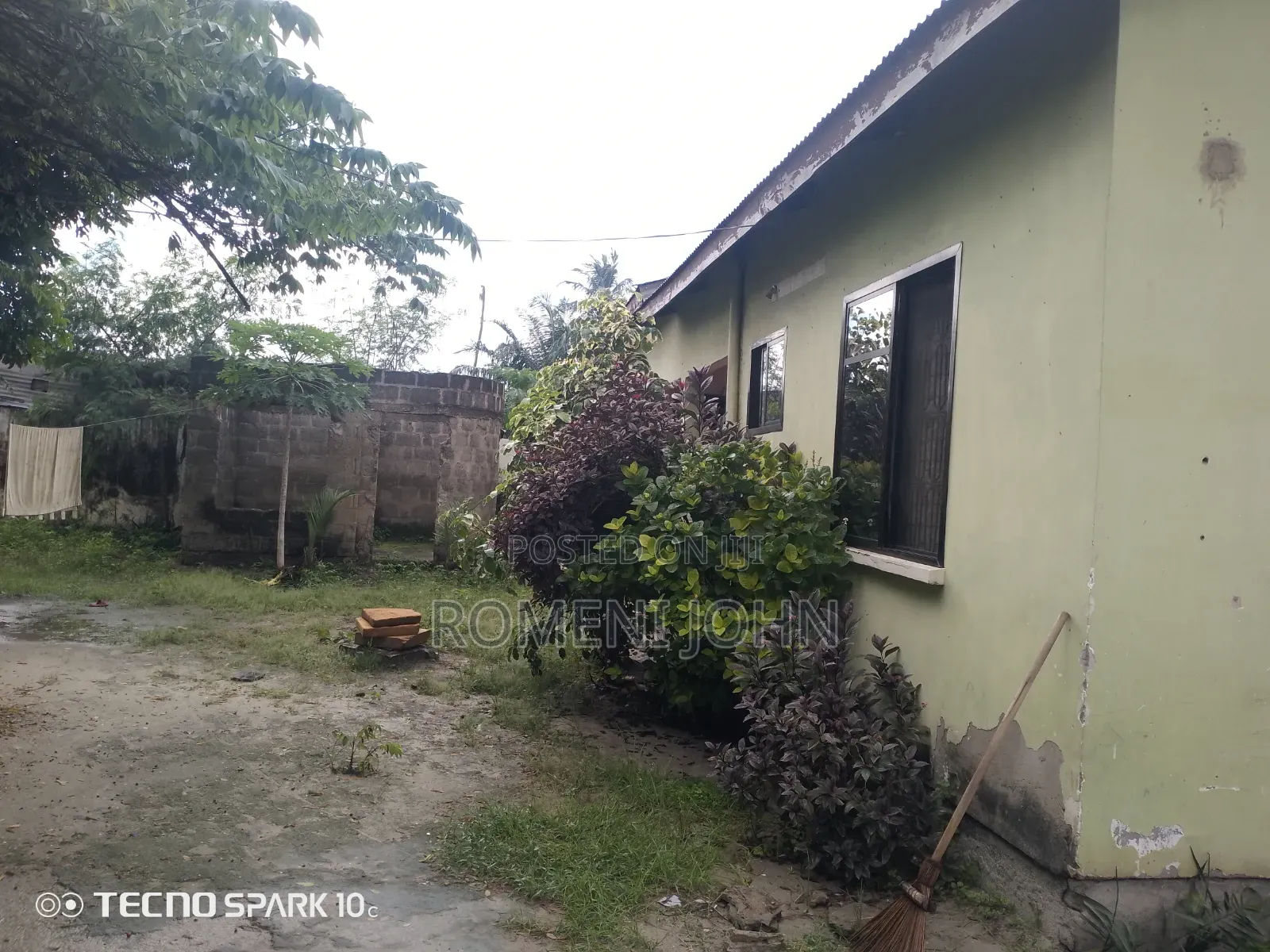7bdrm Apartment in Tanzania Daresalaam, Ukonga for sale