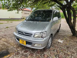 Toyota Noah 2.0 FWD (8 Seater) 2001 Silver