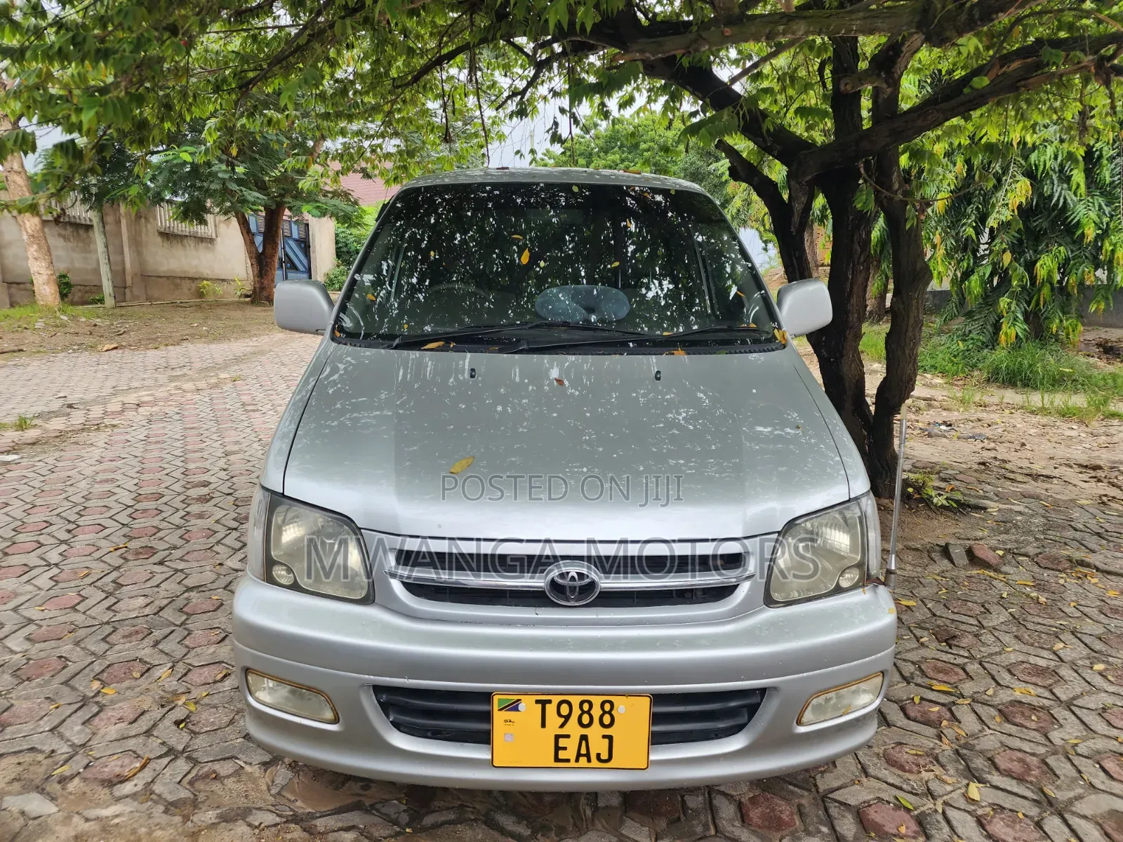 Toyota Noah 2.0 FWD (8 Seater) 2001 Silver
