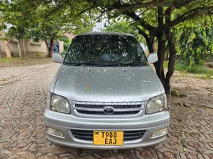 Toyota Noah 2.0 FWD (8 Seater) 2001 Silver