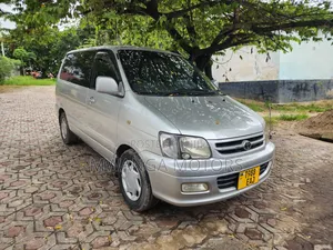 Toyota Noah 2.0 FWD (8 Seater) 2001 Silver