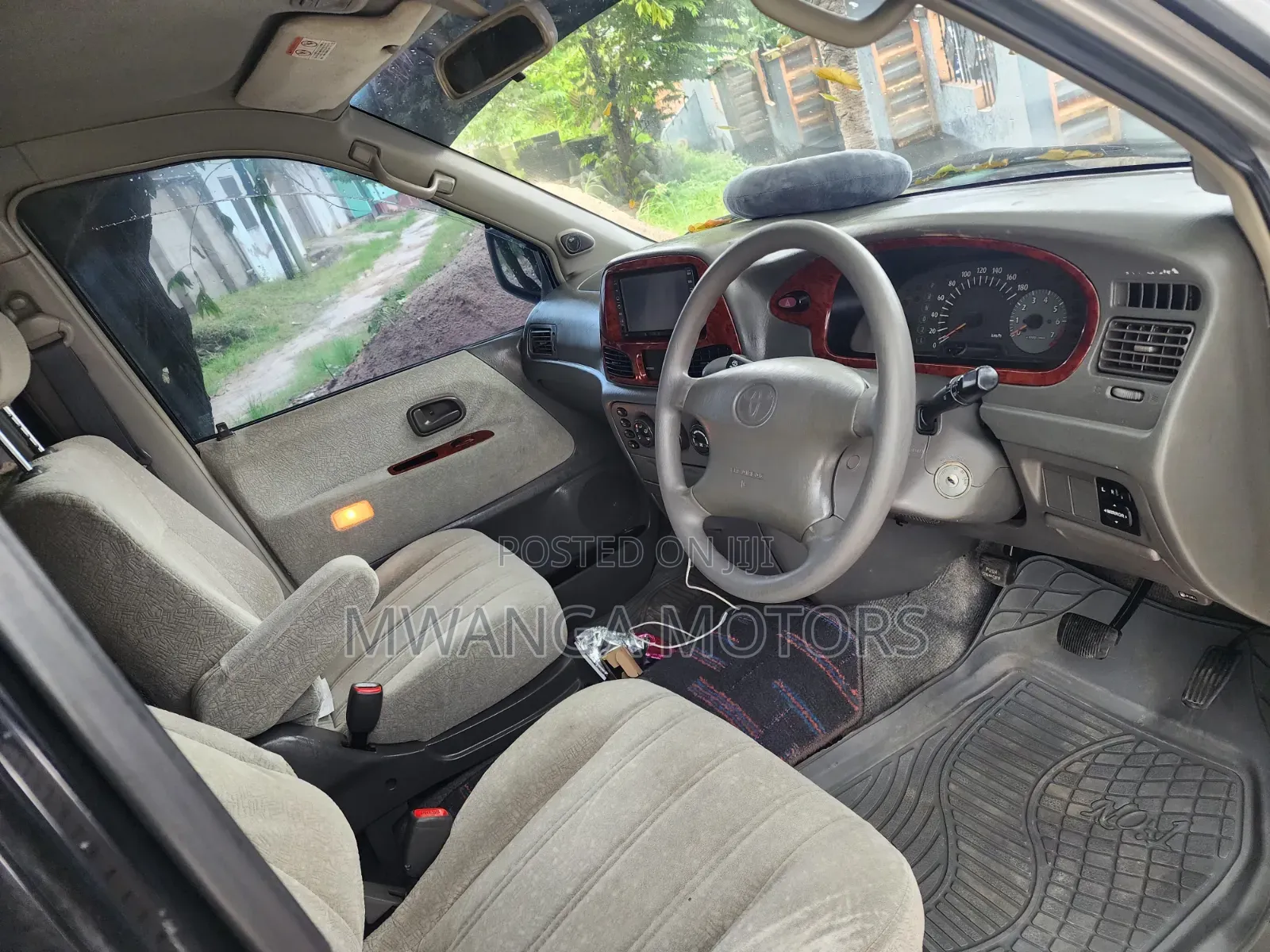 Toyota Noah 2.0 FWD (8 Seater) 2001 Silver