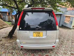 Toyota Noah 2.0 FWD (8 Seater) 2001 Silver