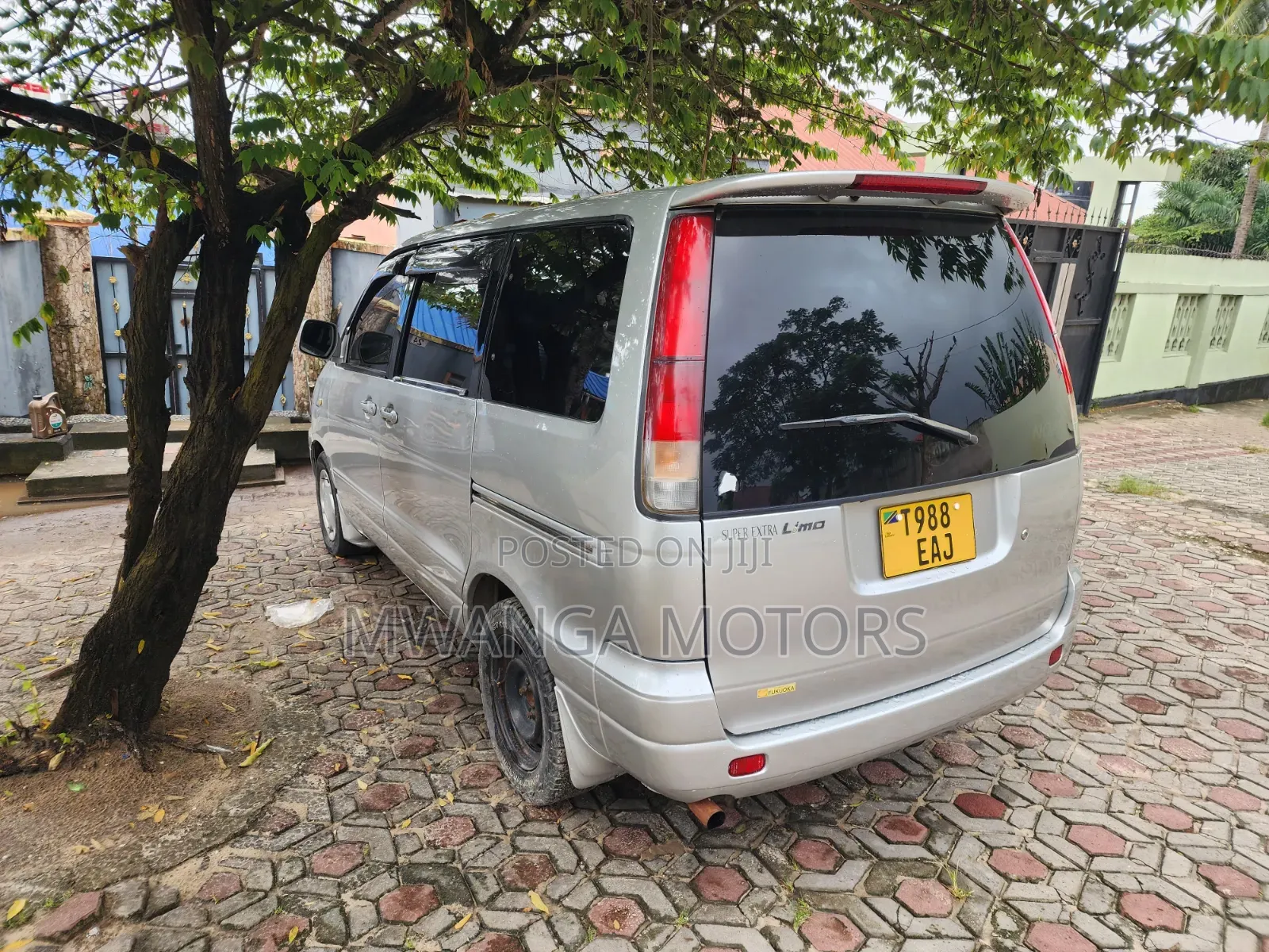 Toyota Noah 2.0 FWD (8 Seater) 2001 Silver