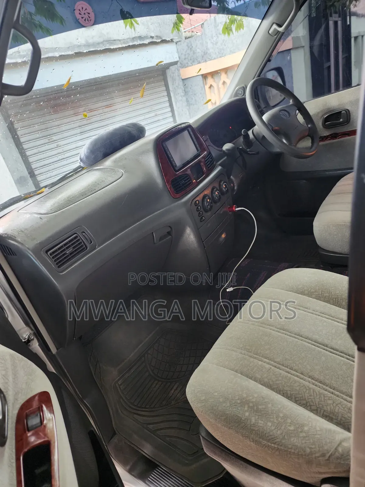 Toyota Noah 2.0 FWD (8 Seater) 2001 Silver