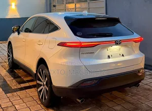 Toyota Harrier 2022 White