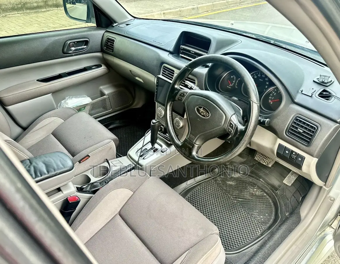 Subaru Forester 2005 Silver