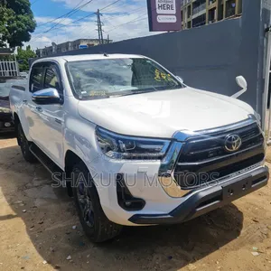 Toyota Hilux 2020 White