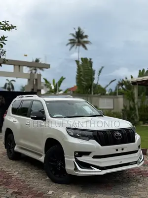 Toyota Land Cruiser Prado 2023 White