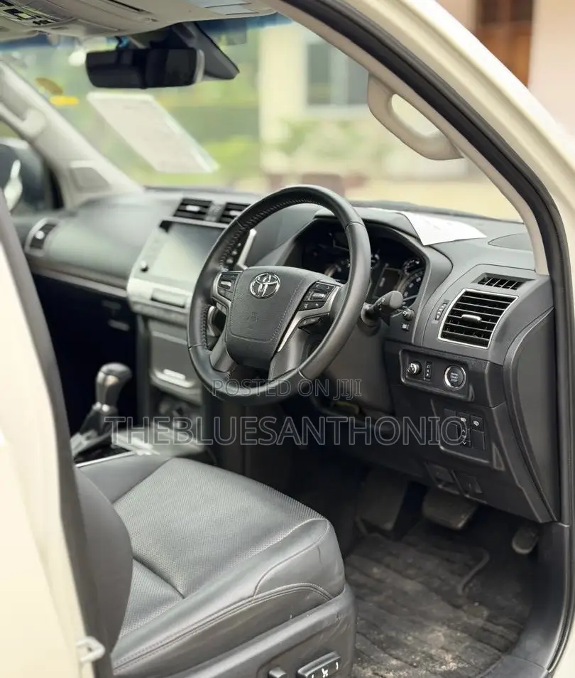 Toyota Land Cruiser Prado 2023 White