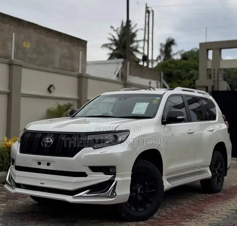 Toyota Land Cruiser Prado 2023 White
