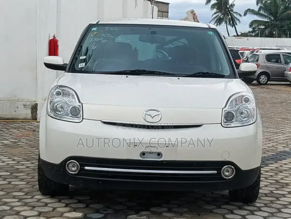 Mazda Verisa 2007 White