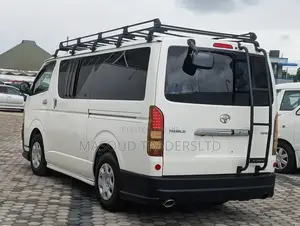 Toyota HiAce 2006 White