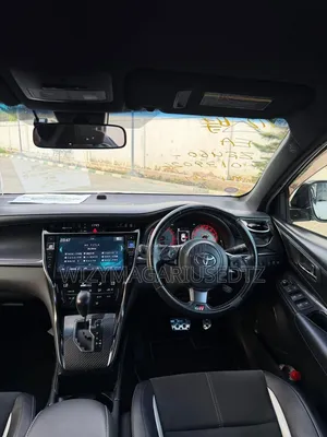 Toyota Harrier 2.0 2018 Ivory
