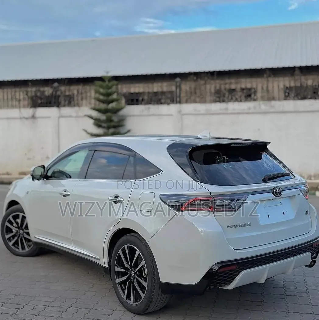 Toyota Harrier 2.0 2018 Ivory