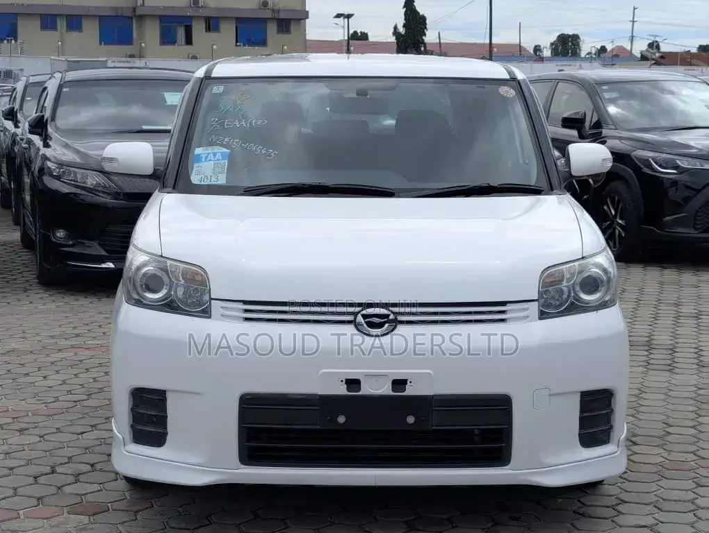 Toyota Corolla Rumion Hatchback 1.5 FWD 2009 White