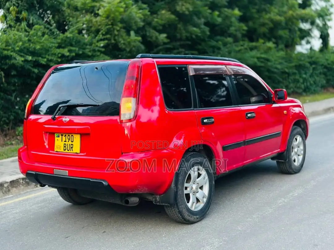 Nissan X-Trail 2002 Red