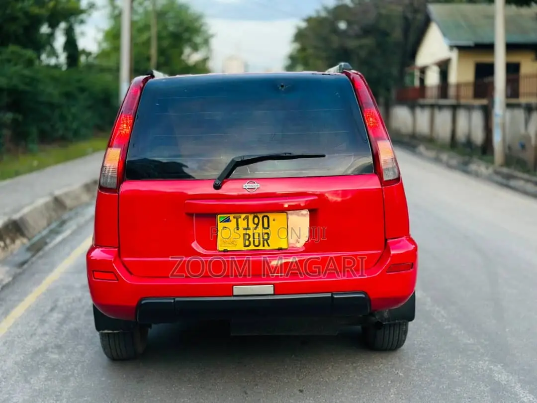 Nissan X-Trail 2002 Red