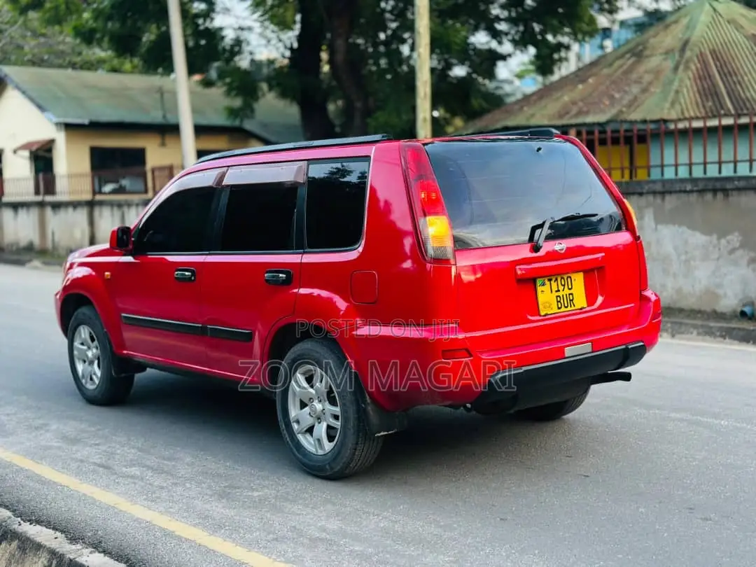 Nissan X-Trail 2002 Red