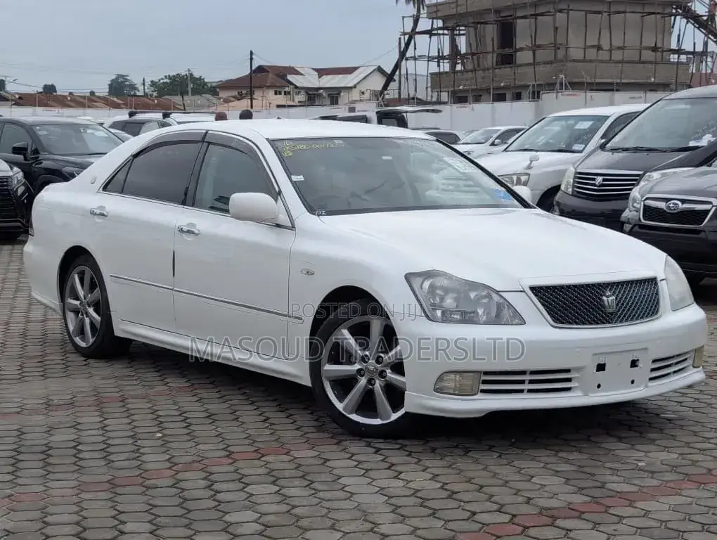 Toyota Crown 2004 White