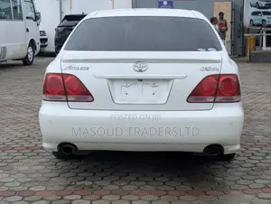 Toyota Crown 2004 White