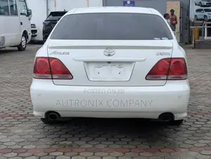 Toyota Crown 2004 White