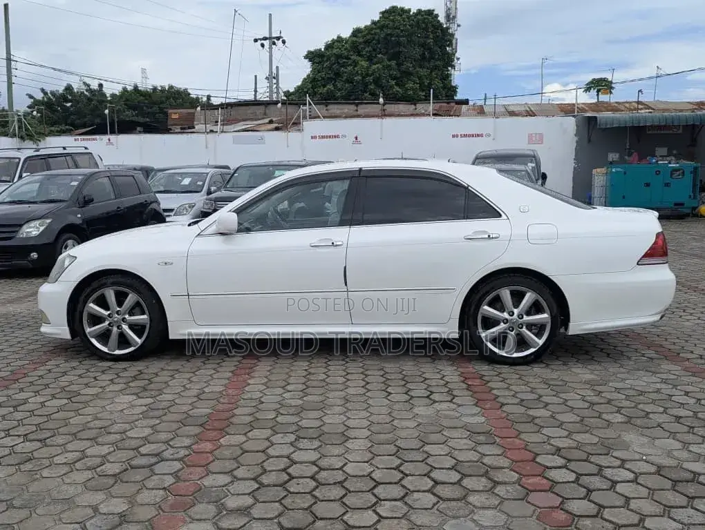 Toyota Crown 2004 White