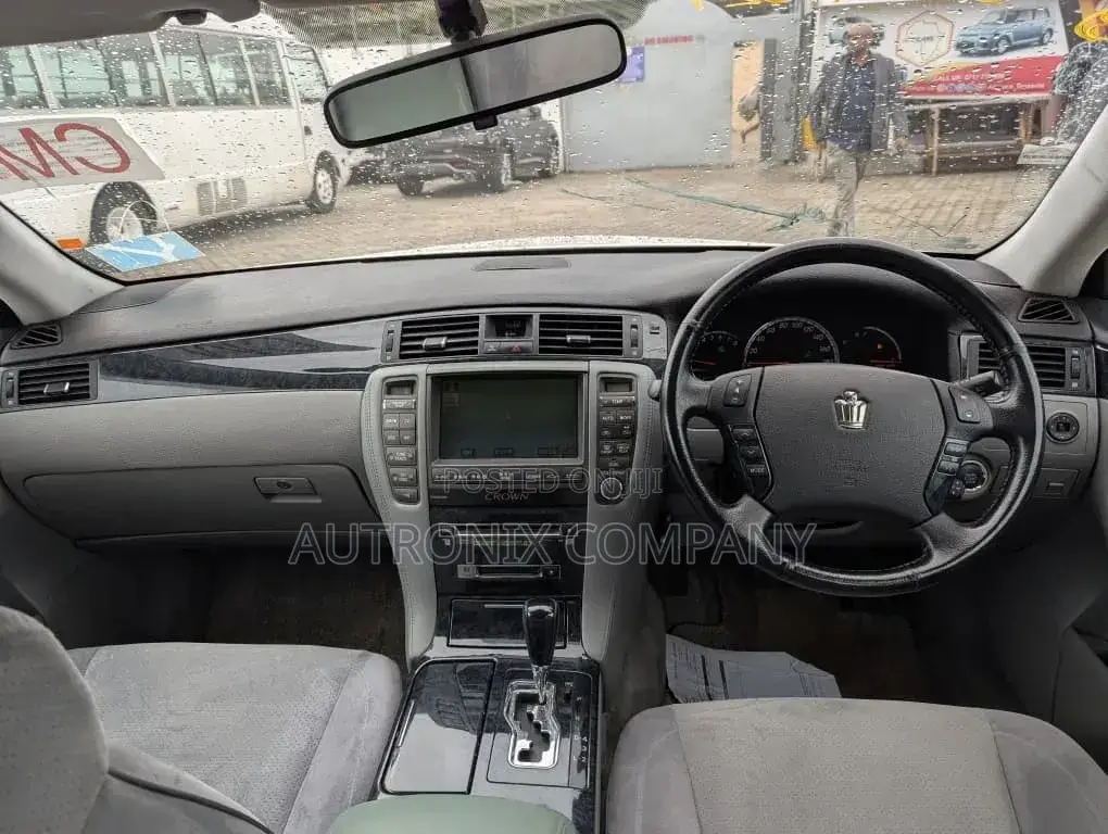 Toyota Crown 2004 White