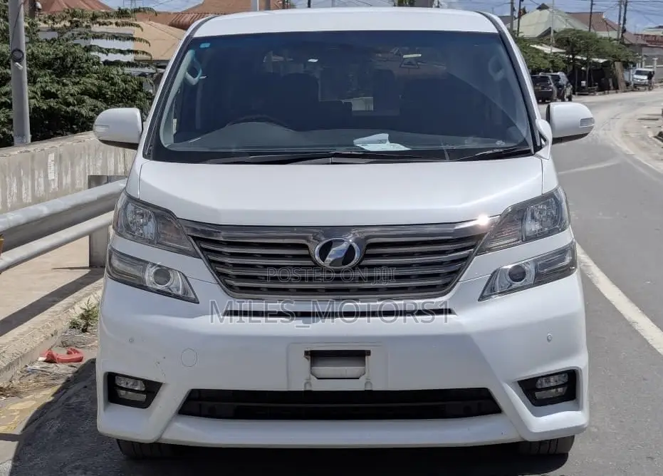 Toyota Vellfire 2008 White