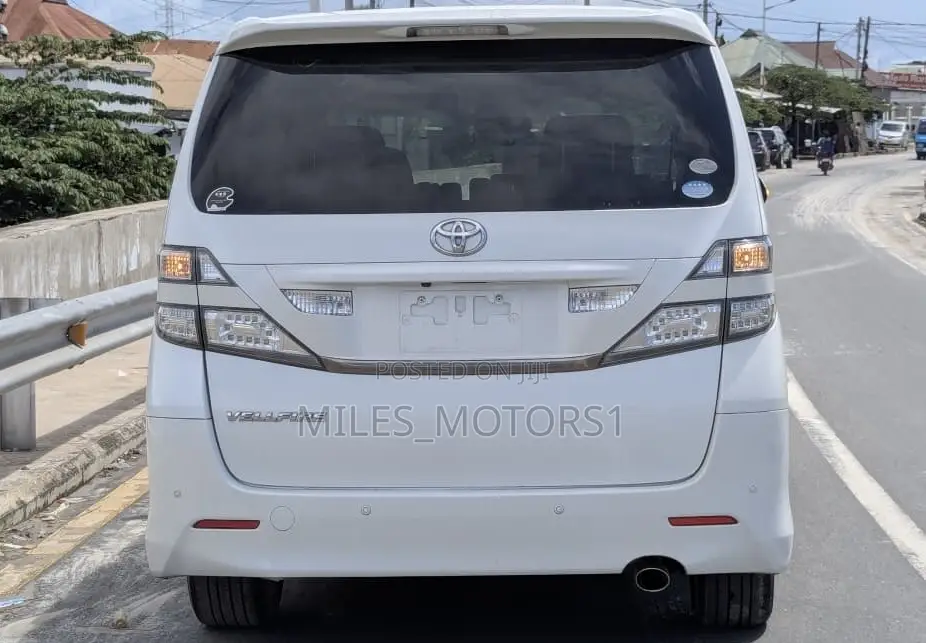 Toyota Vellfire 2008 White