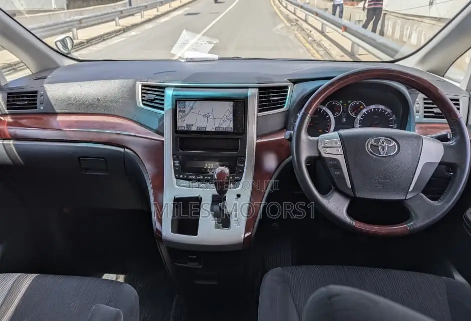 Toyota Vellfire 2008 White