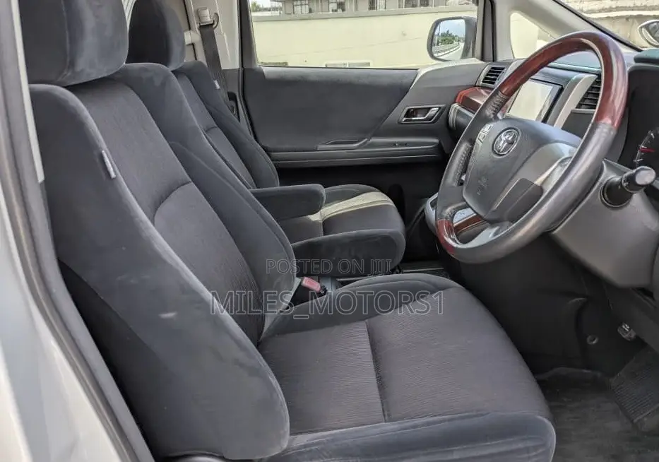 Toyota Vellfire 2008 White