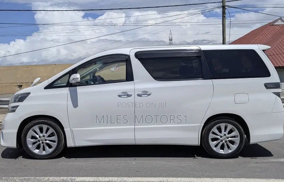 Toyota Vellfire 2008 White