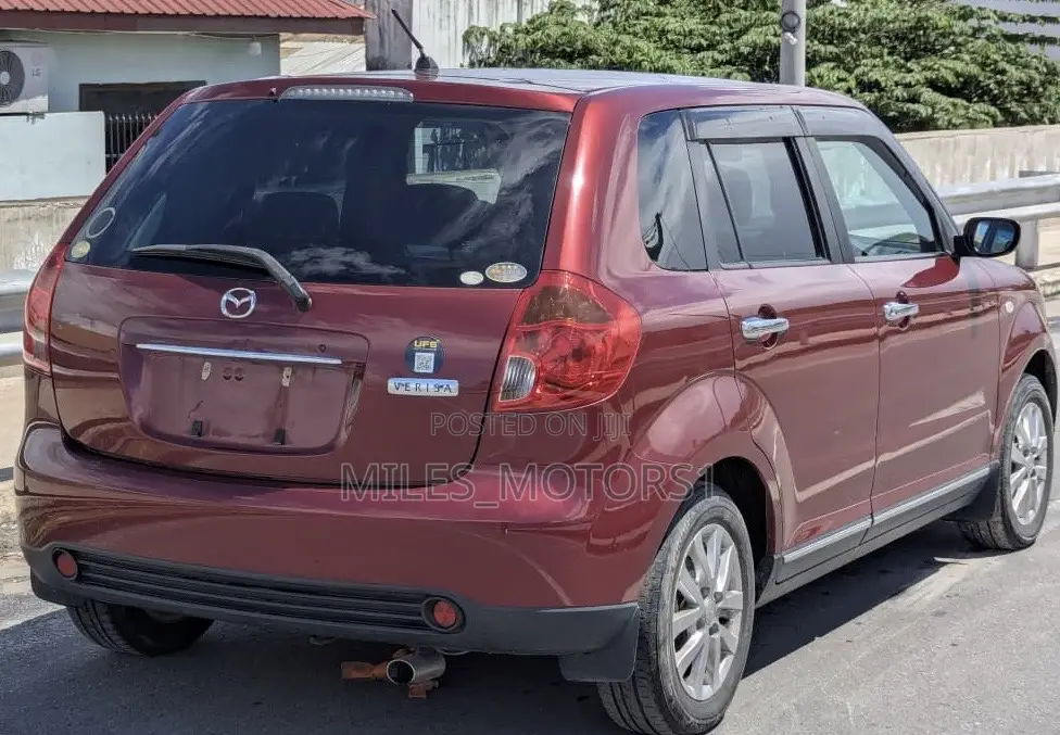 Mazda Verisa 2011 Red