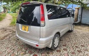 Toyota Noah 2001 Silver