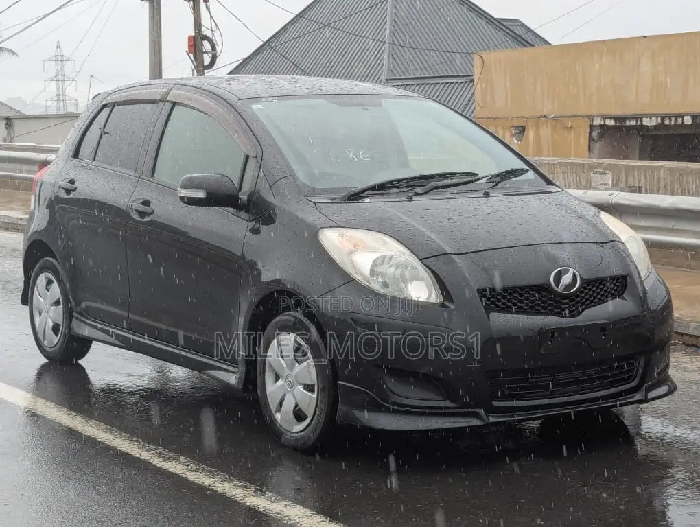 Toyota Vitz 2010 Black