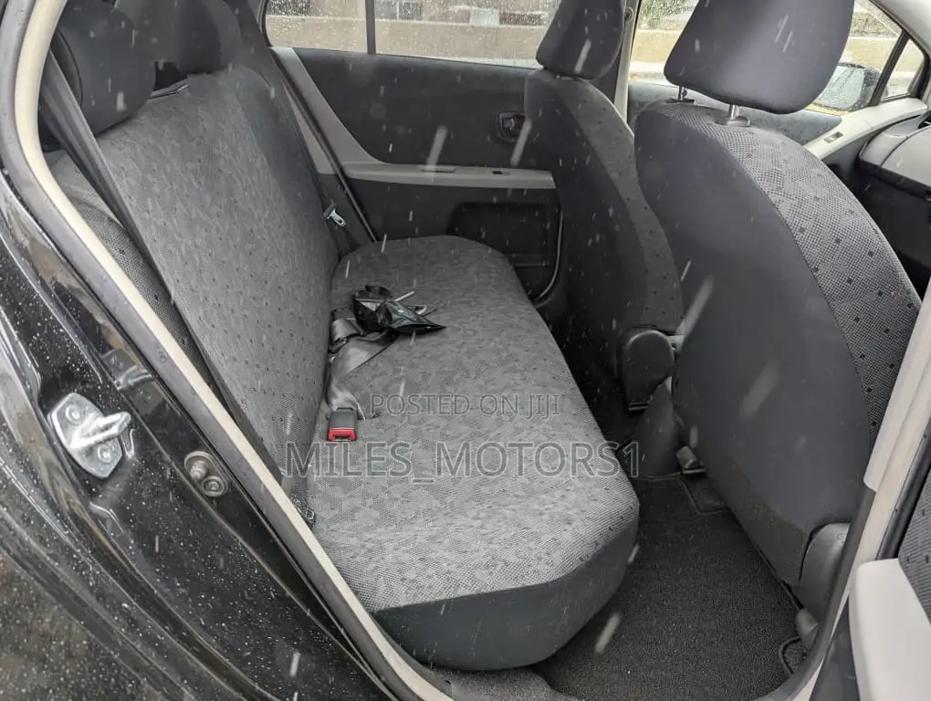 Toyota Vitz 2010 Black