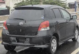 Toyota Vitz 2010 Black