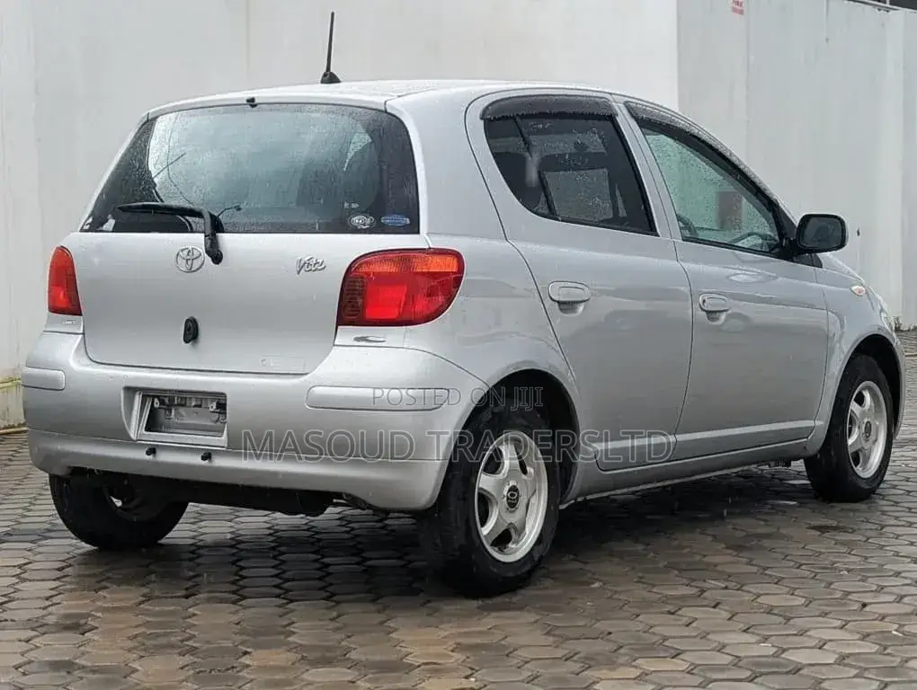 Toyota Vitz 1.3 AWD 3dr 2001 Silver