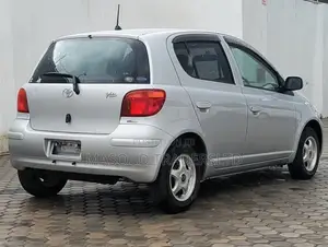 Toyota Vitz 1.3 AWD 3dr 2001 Silver