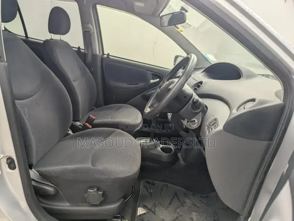 Toyota Vitz 1.3 AWD 3dr 2001 Silver