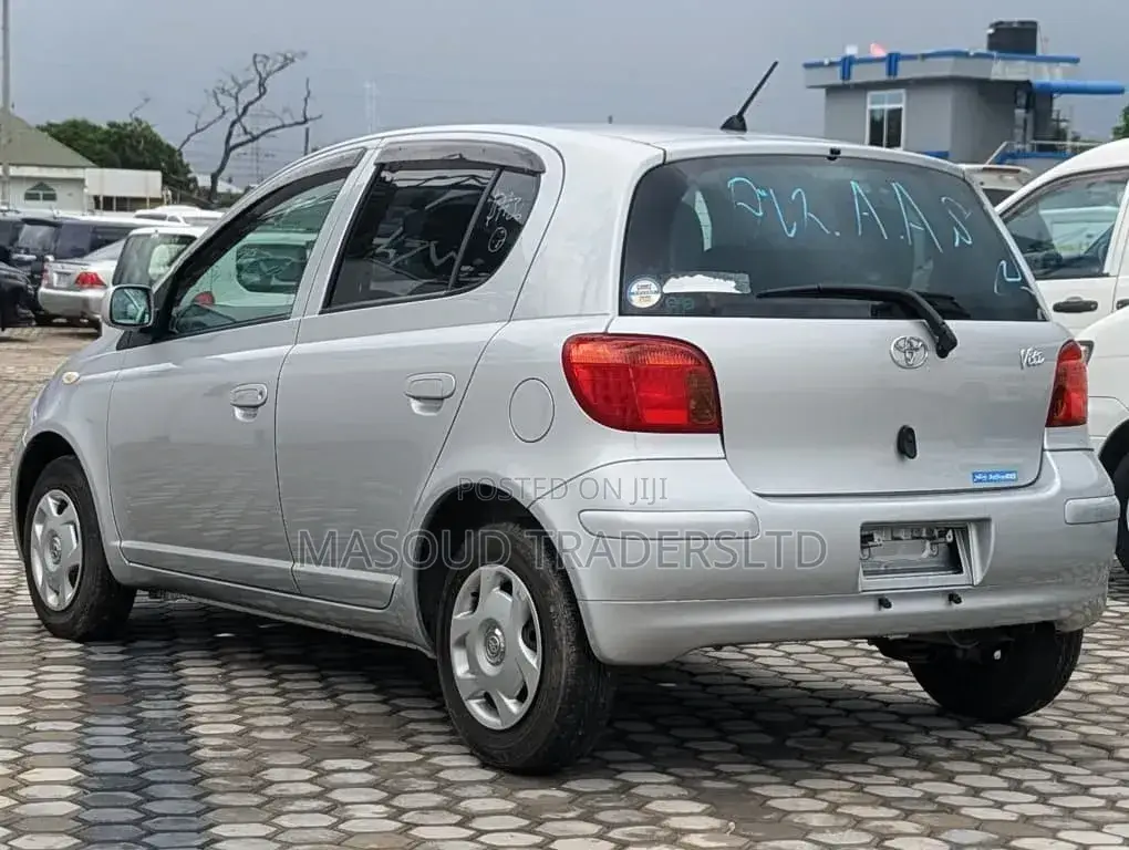 Toyota Vitz 1.3 AWD 3dr 2002 Silver