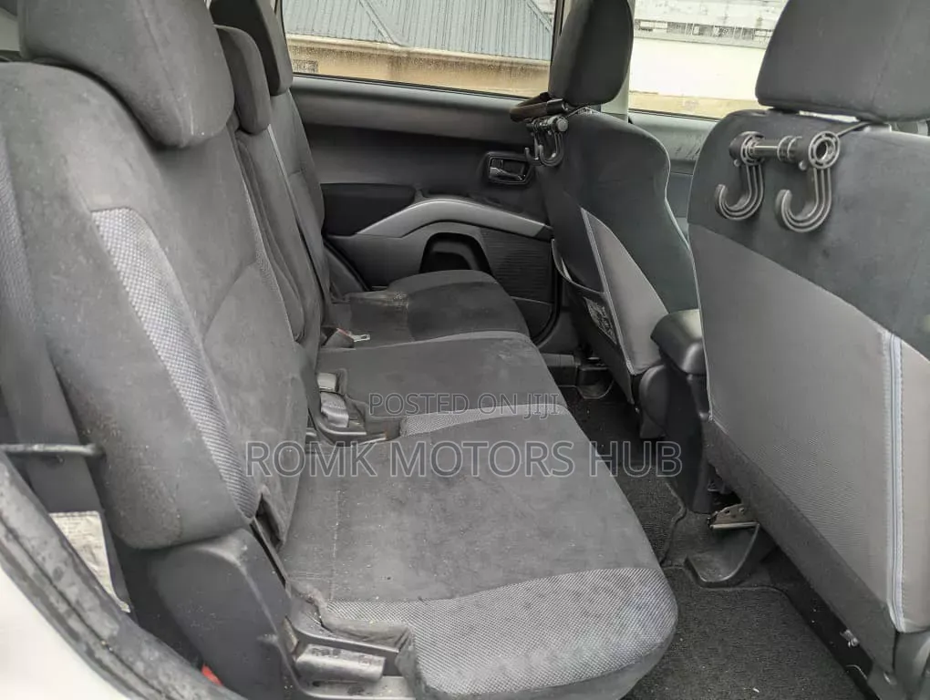 Mazda Verisa 2007 White